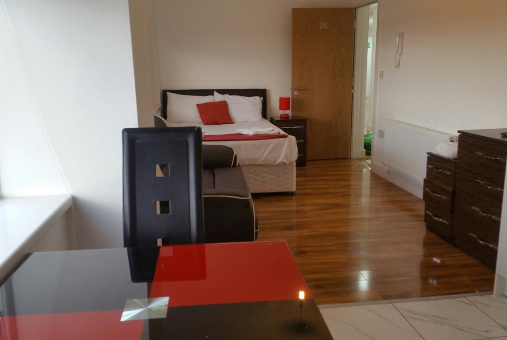City House Ilford Bagian luar foto
