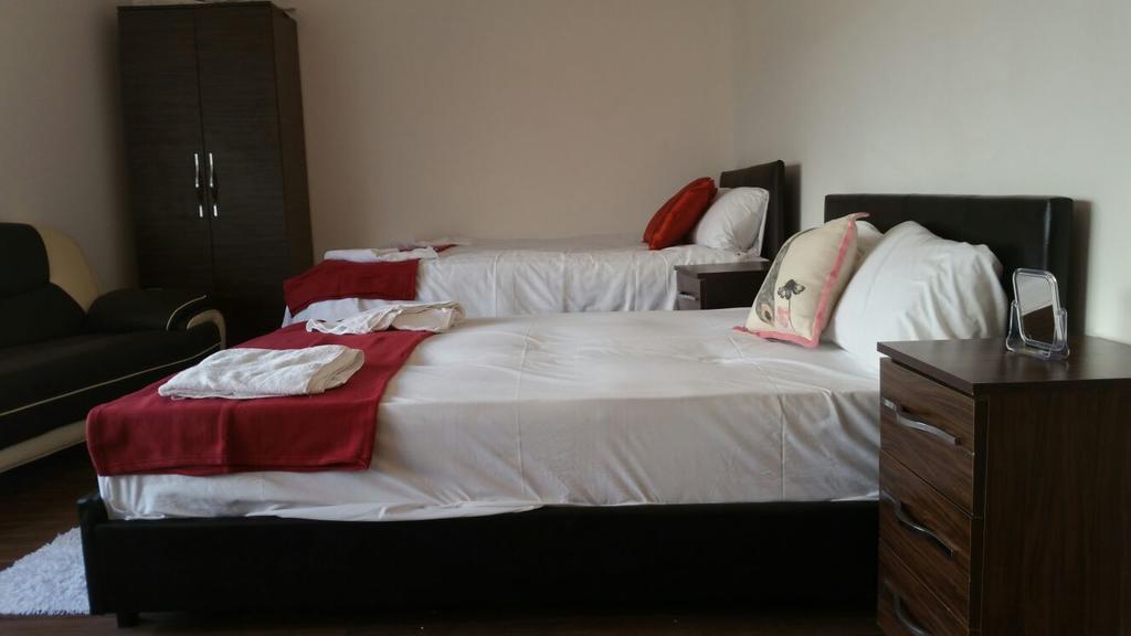 City House Ilford Bagian luar foto