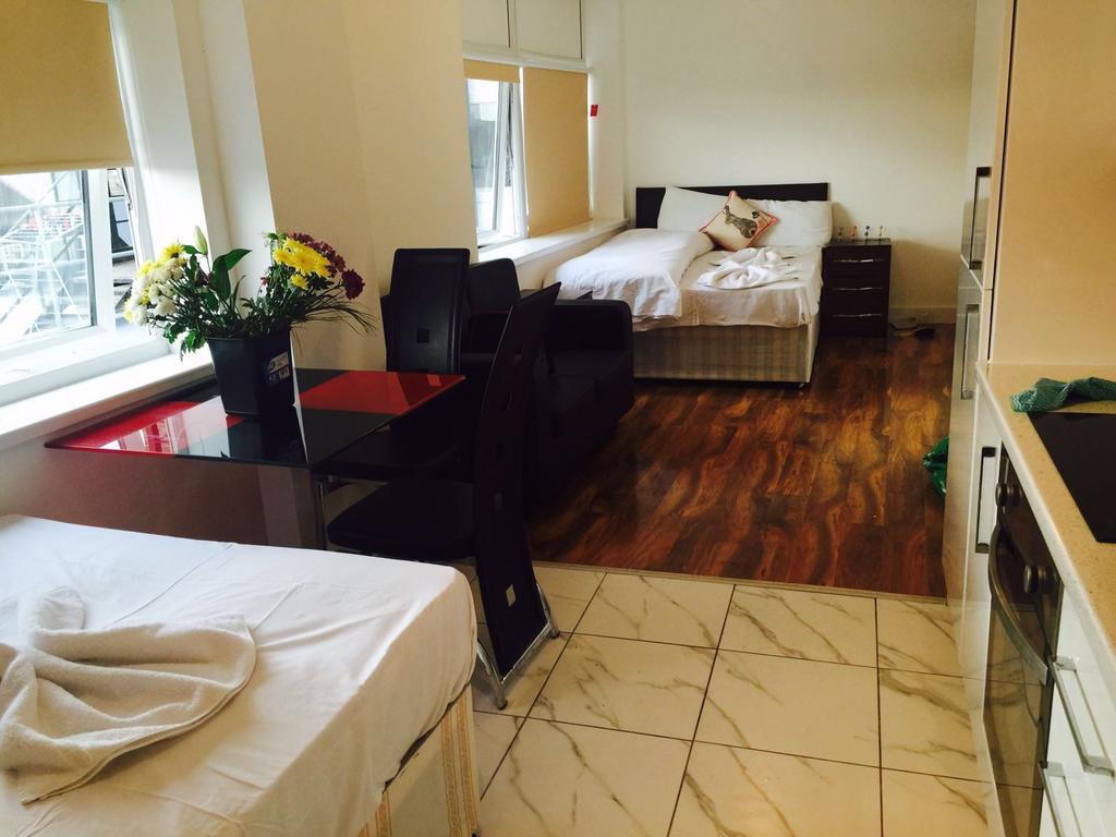 City House Ilford Bagian luar foto