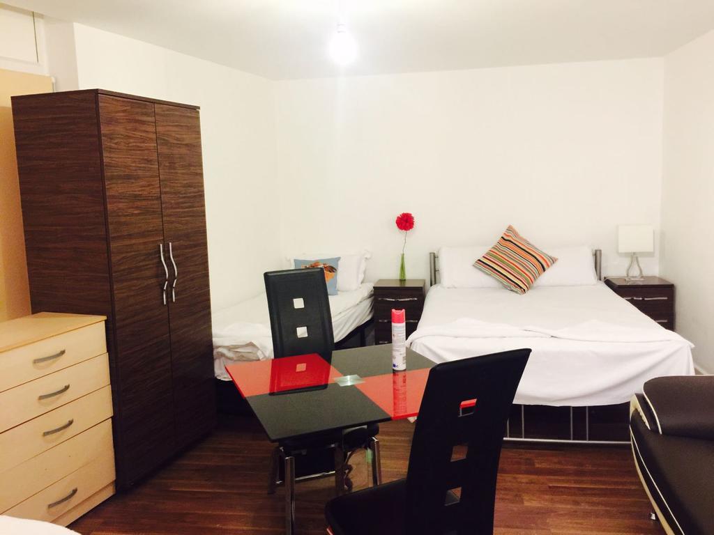 City House Ilford Bagian luar foto